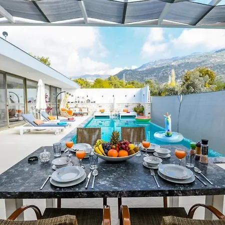 Aysa Villa *
